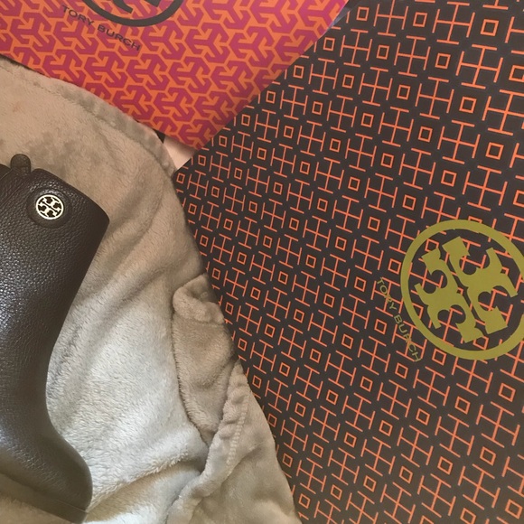 Brand new Tory Burch heeled boots - Picture 3 of 6